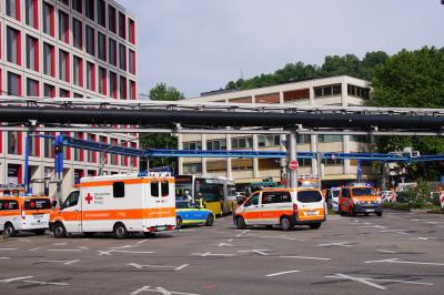 Stuttgart-Mitte: Schwerer Verkehrsunfall mit Bus und mehreren Verletzten Fahrgaesten